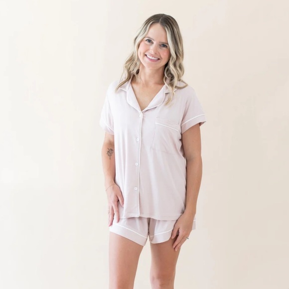 New Kyte Baby Women’s Short Sleeve Pajama Set in Blush w Cloud Trim size Small - Picture 1 of 9